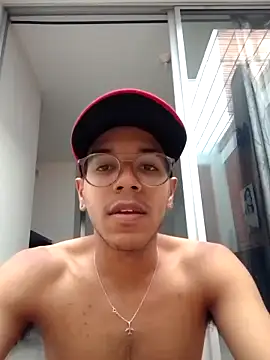 Snapshot of MATEO_SWEET chatting on 02.01.25 MATEO SWEET online show from 02.01.25