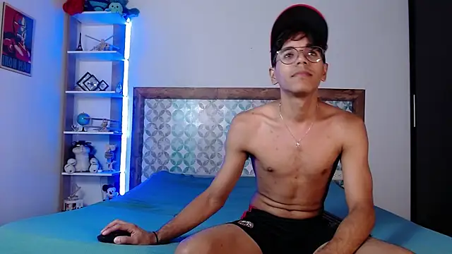 Snapshot of MATEO_SWEET chatting on 03.20.25 MATEO SWEET online show from 03.20.25