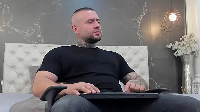 BruceDallas online show from 03.02.25