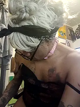 Snapshot of Mune_Raez_6 chatting on 09.28.25 Mune Raez 6 online show from 09.28.25