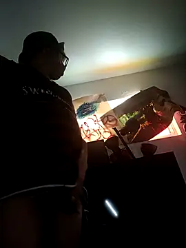 Snapshot of Mune_Raez_6 chatting on 10.28.25 Mune Raez 6 online show from 10.28.25