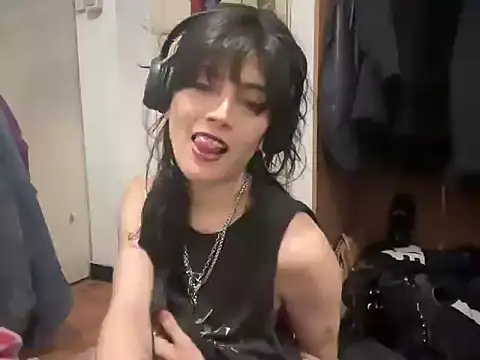 Snapshot of Cyberdark1312x chatting on 10.08.25 Cyberdark1312x online show from 10.08.25