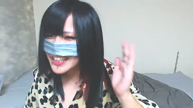 Snapshot of miyabi_room chatting on 01.01.25 miyabi room online show from 01.01.25