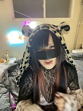 Snapshot of miyabi_room chatting on 10.29.25 miyabi room online show from 10.29.25