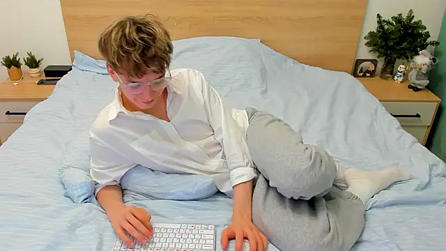 Fandi 777 online show from 12.24.24