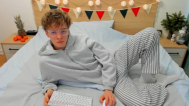 Fandi 777 online show from 01.04.25