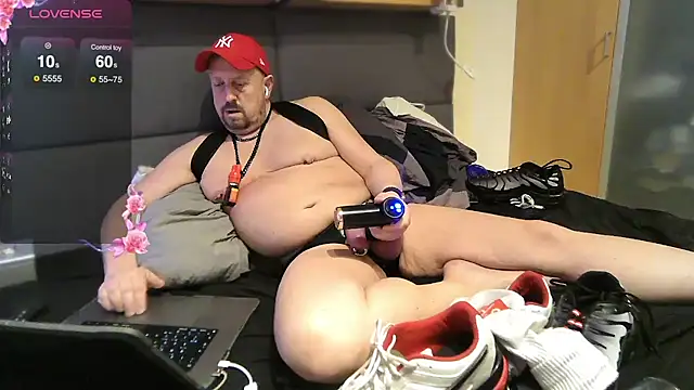 Poppersbate online show from 02.12.25