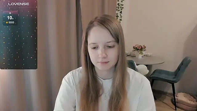 Snapshot of Alyaley chatting on 04.08.26 Alyaley online show from 04.08.26