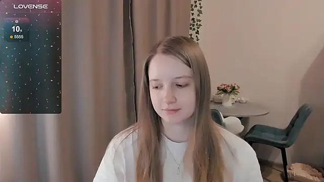 Snapshot of Alyaley chatting on 04.12.26 Alyaley online show from 04.12.26