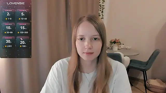 Snapshot of Alyaley chatting on 06.14.26 Alyaley online show from 06.14.26