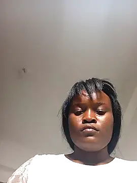 Snapshot of Bella045 chatting on 12.17.24 Bella045 online show from 12.17.24
