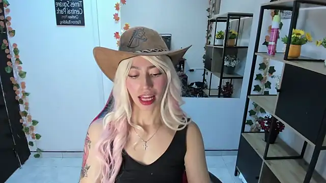 LilithCooperr  online show from 11.24.25