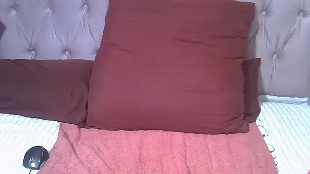 SweetMellowX1 online show from 09.09.25