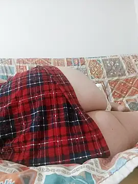 Snapshot of atesli_sari chatting on 09.18.25 atesli sari online show from 09.18.25