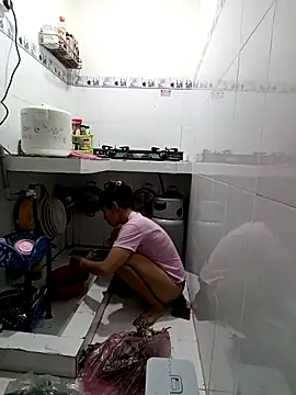 2HotAsain4u online show from 02.15.25