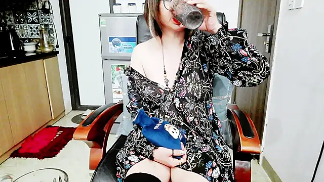 Miu-Le online show from 12.13.25