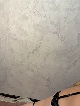 Snapshot of lovelly_molly chatting on 06.17.26 lovelly molly online show from 06.17.26
