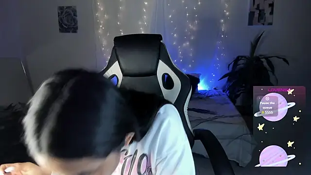 Riana Kean online show from 10.23.25