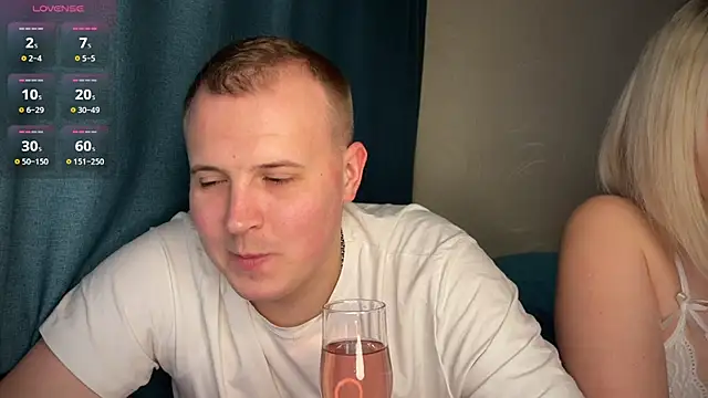 MrMrsRight online show from 02.11.25