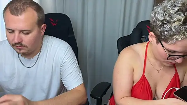 MrMrsRight online show from 09.16.25