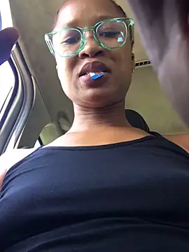 Snapshot of Amazingboodie chatting on 01.25.25 Amazingboodie online show from 01.25.25