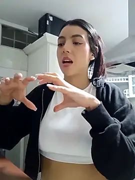 Julie Bennet online show from 10.17.25