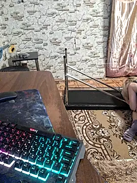  Kitti  online show from 02.25.25