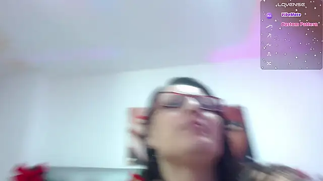 horny-juliette online show from 12.25.24