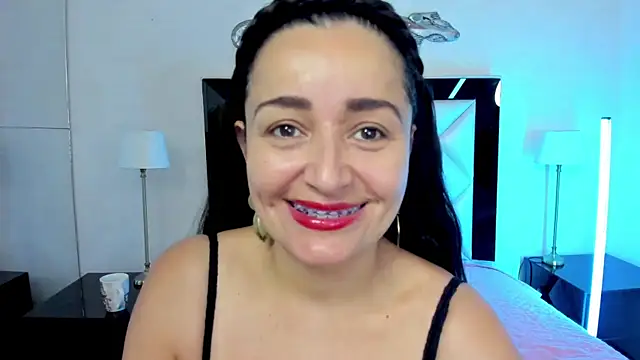  luna  sweet  online show from 02.27.25