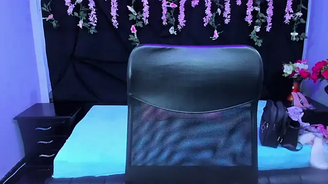 Cocoo Nuth online show from 11.28.25