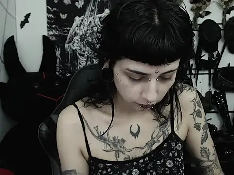 Snapshot of n0sferatus__ chatting on 05.22.26 n0sferatus online show from 05.22.26
