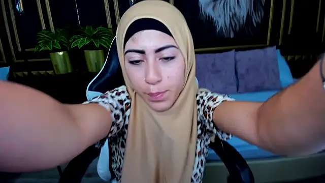 chaymae nah  online show from 01.25.25