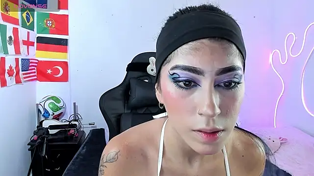 Snapshot of chaymae_nah_ chatting on 06.23.26 chaymae nah online show from 06.23.26