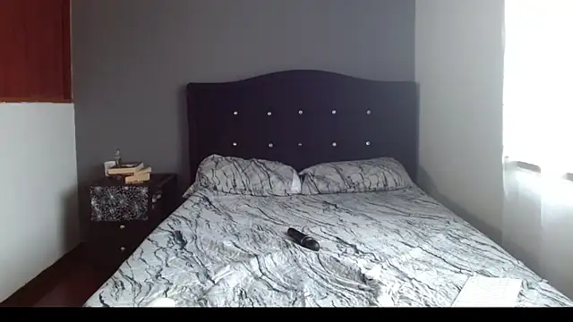 Emilia 1995 online show from 12.19.25