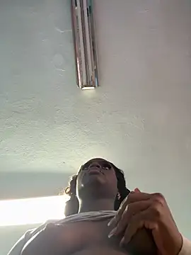 IsabellaBromsS online show from 12.13.25