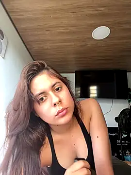 Snapshot of little_isabela1 chatting on 11.19.25 little isabela1 online show from 11.19.25
