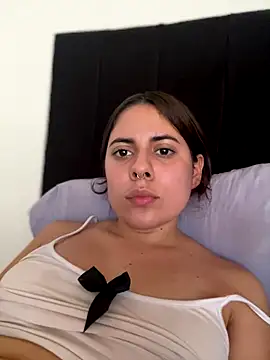 Snapshot of little_isabela1 chatting on 12.22.25 little isabela1 online show from 12.22.25