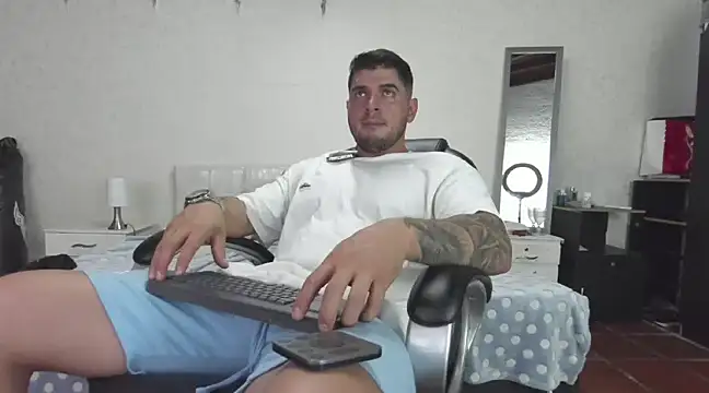 Teilor Creed online show from 02.19.25