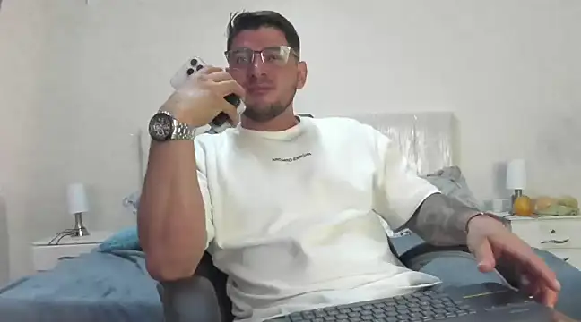 Teilor Creed online show from 03.05.25