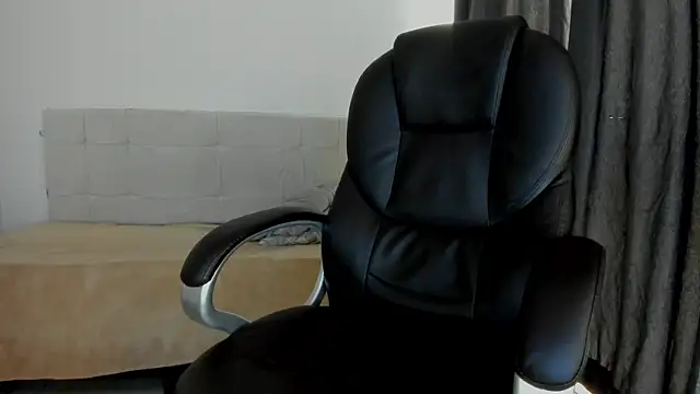 Teilor Creed online show from 04.10.26