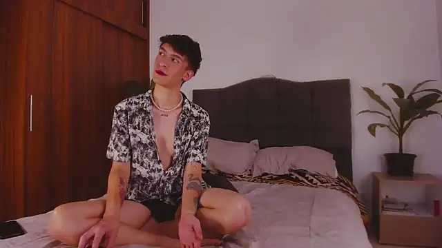 2gays 1Str8 online show from 02.04.25