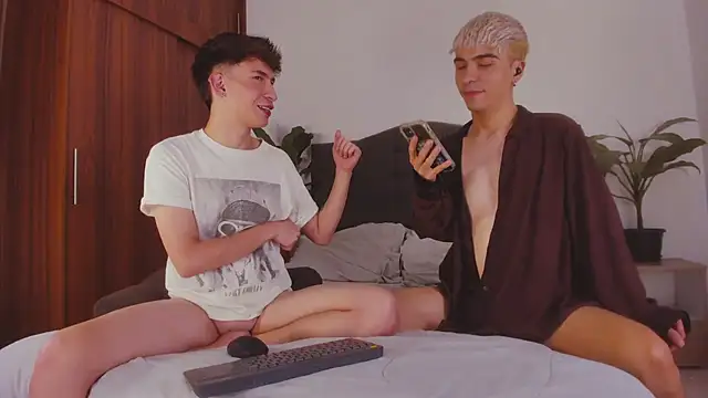 2gays 1Str8 online show from 02.23.25