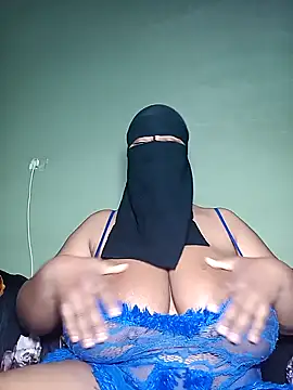 Snapshot of Loly_mor chatting on 01.28.25 Loly mor online show from 01.28.25