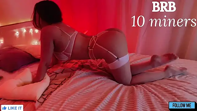 Snapshot of Emily_Gin chatting on 05.18.26 Emily Gin online show from 05.18.26
