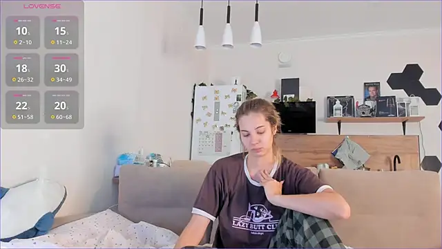 Girl alone home online show from 09.12.25