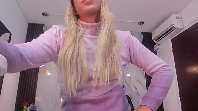 Snapshot of Tiff_Valentine chatting on 02.02.25 Tiff Valentine online show from 02.02.25