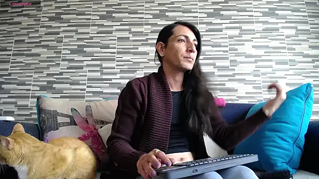 Snapshot of VioletaGomezCo chatting on 06.22.26 VioletaGomezCo online show from 06.22.26