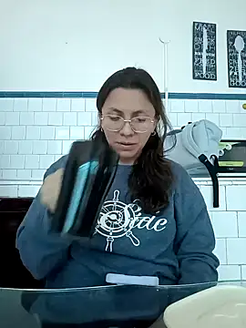 karlamorris  online show from 02.10.25