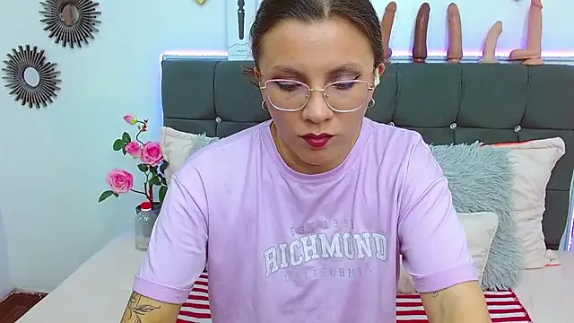 karlamorris  online show from 03.14.25