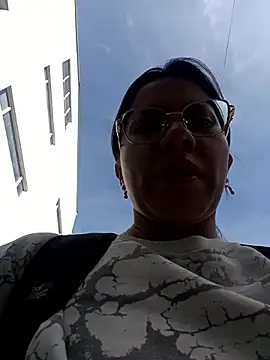 karlamorris  online show from 09.16.25